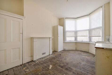 Cleveland Park Avenue, E17