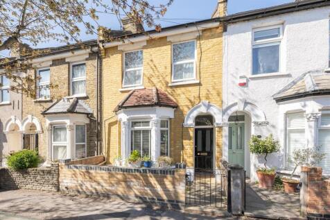 Clacton Road, E17