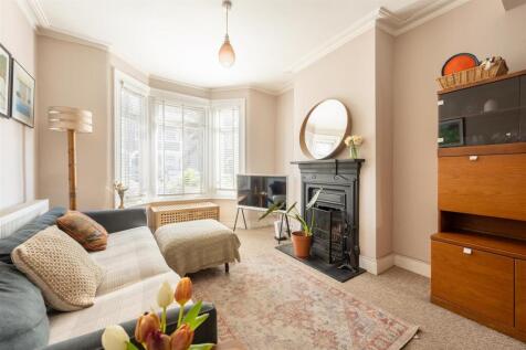 Clacton Road, E17