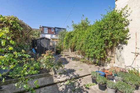 Clacton Road, E17