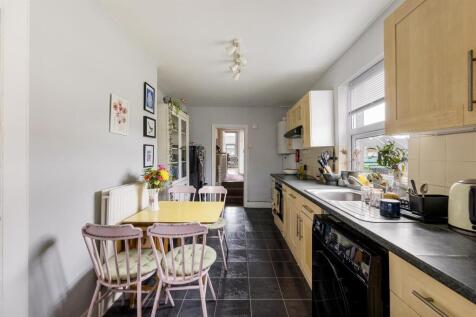 Queens Road, E17