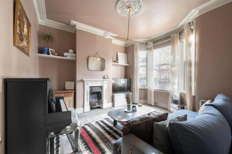 Century Road E17