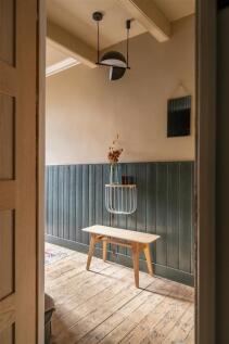 Century Road E17