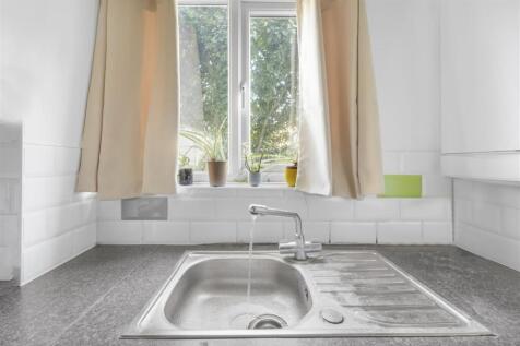 Green Pond Close E17