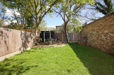 West Avenue E17