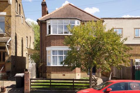 West Avenue E17