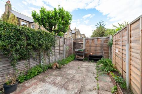 Francis Road, E10