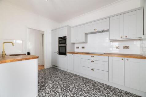 Francis Road, E10