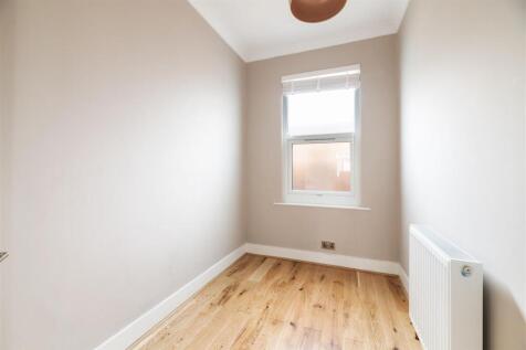 Francis Road, E10