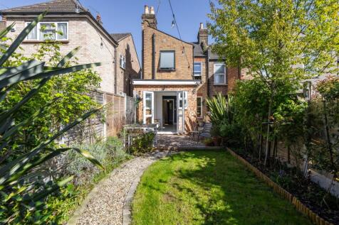 Carlton Road E17