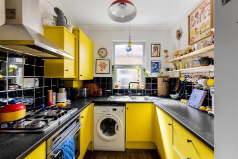 Clementina Road, E18