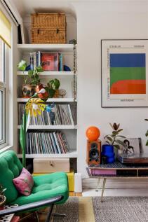 Clementina Road, E18