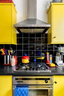 Clementina Road, E18