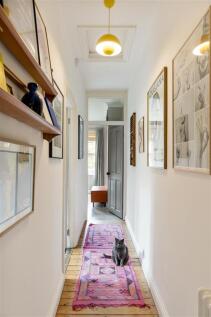 Clementina Road, E18