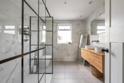 Bromley Road E17