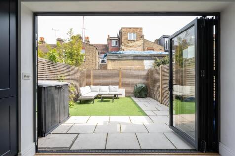 Bromley Road E17