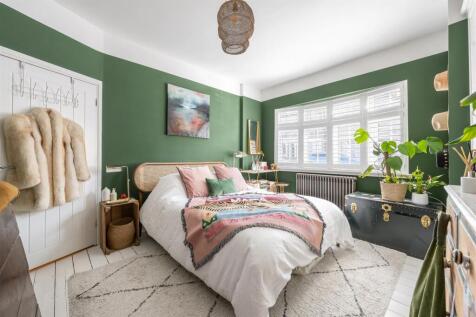 Victoria Road, E17