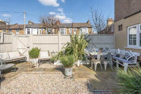 Victoria Road, E17