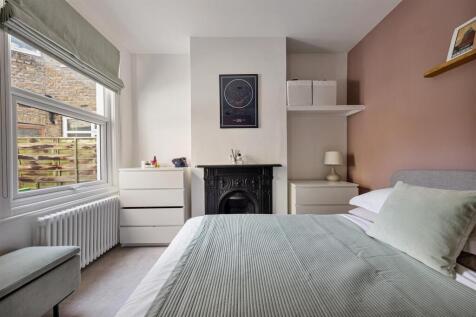 High Road Leyton, E10