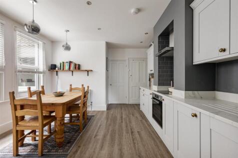 High Road Leyton, E10