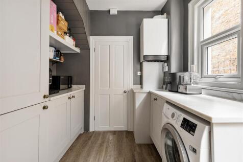 High Road Leyton, E10