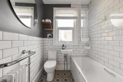 High Road Leyton, E10