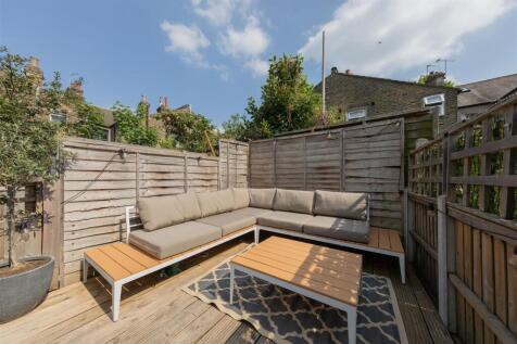 High Road Leyton, E10