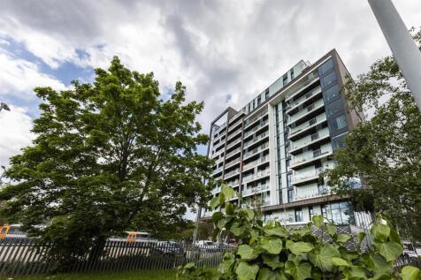 Station Approach, E17