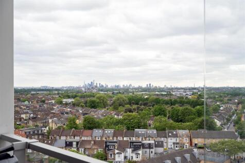 Station Approach, E17