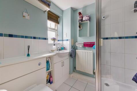 Riverhead Close, E17