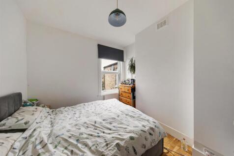 Leasowes Road E10