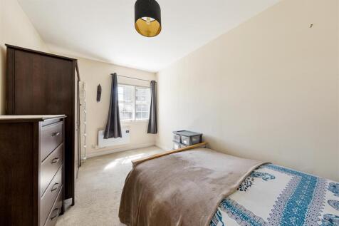 Henley Lodge E17