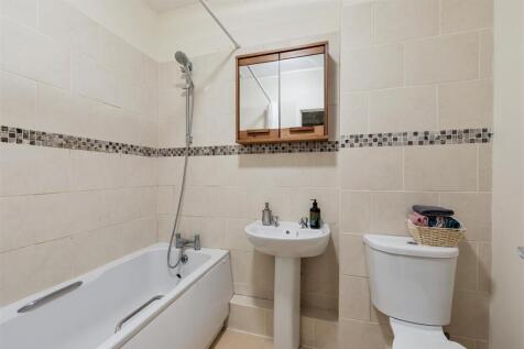 Henley Lodge E17