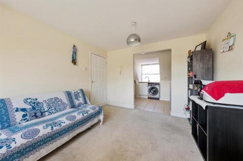 Henley Lodge E17