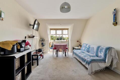Henley Lodge E17