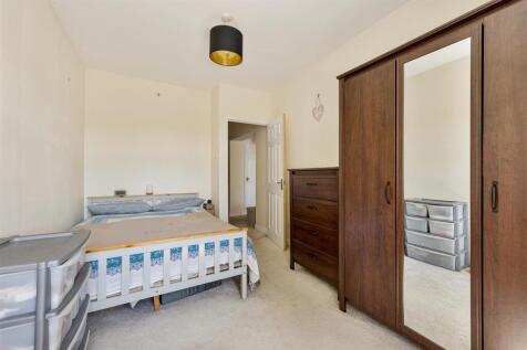 Henley Lodge E17