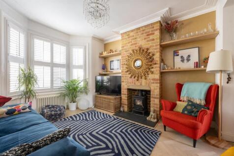 Ickworth Park Road, E17