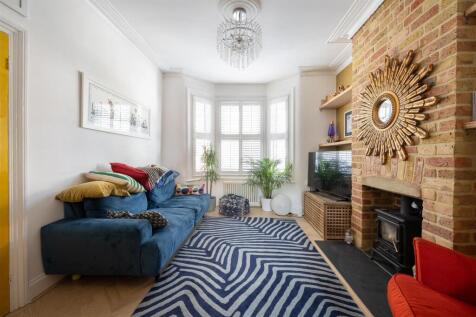 Ickworth Park Road, E17