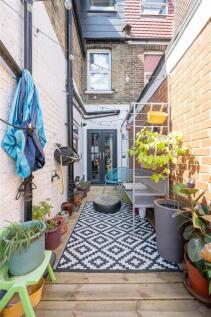 Ickworth Park Road, E17