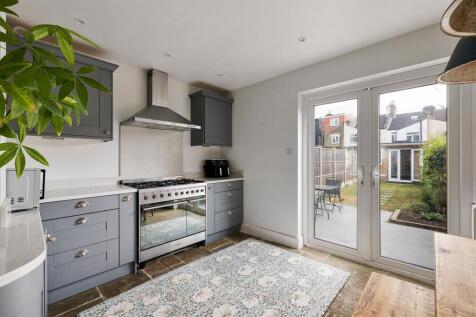 Clarence Road E17