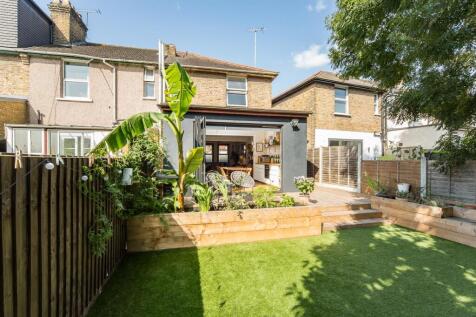 Elphinstone Road, E17