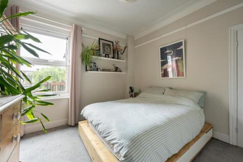 Colchester Road, E10