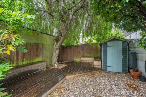 Colchester Road, E10