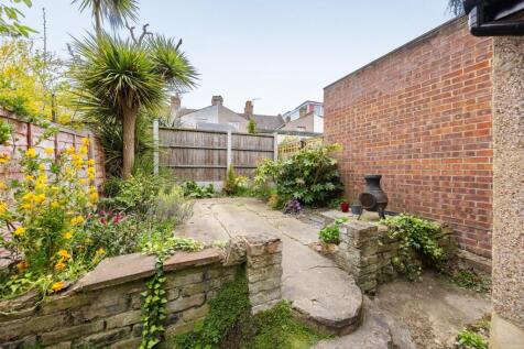 Borwick Avenue E17