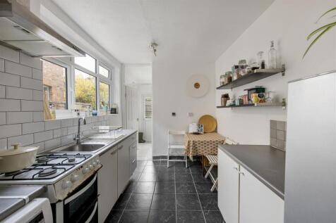 Borwick Avenue E17