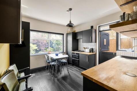 Kettlebaston Road, E10