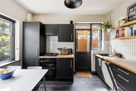 Kettlebaston Road, E10
