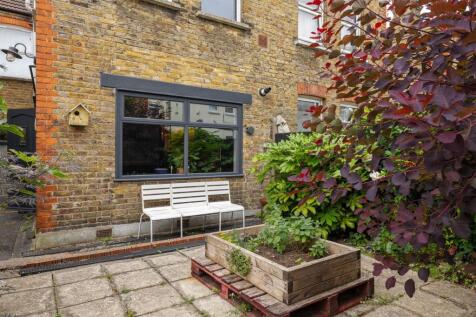 Kettlebaston Road, E10