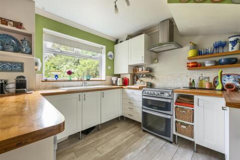 Pembroke Road E17