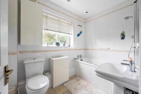 Pembroke Road E17